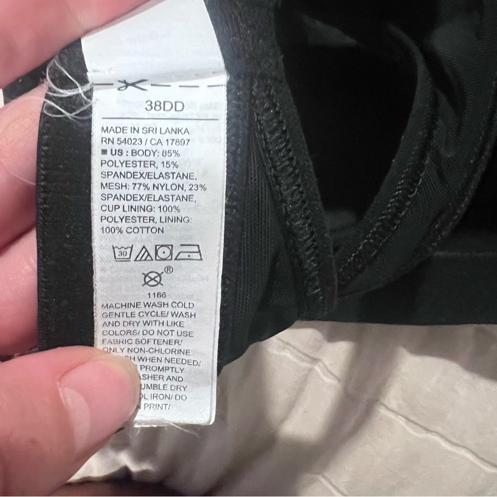 Old Navy Maternity High Support Nursing Sports Bra Black Jack Size 38 DD - Picture 12 of 12